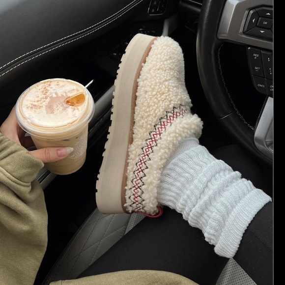 UGG Shoes - UGG Sherpa Braided Platform Tazz Slippers NEVER WORN